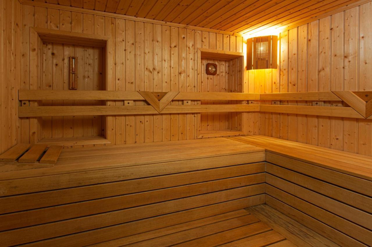 Семеен Хотел “Географски Център” Uzana Exterior foto